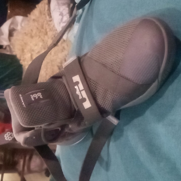 Nike LeBron James soldiers 3 - Picture 1 of 6